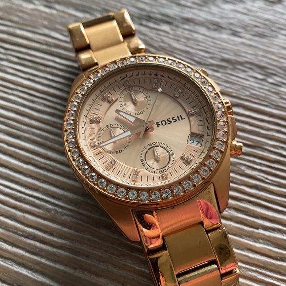 Rose Gold FOSSIL Watch - Picture 6 of 8